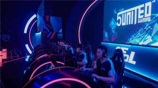 企图通过引 企图通过引