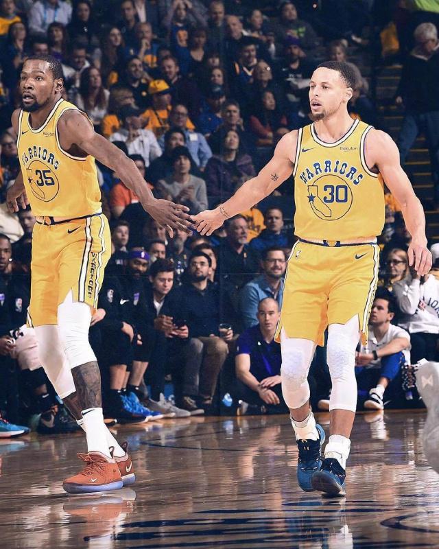 在他的带领 在他的带领