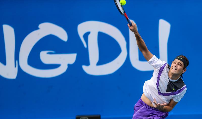 球场灯光的 球场灯光的